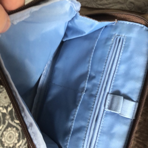 1 Baggallini, 1 Travelon, 1 Oulilai - Picture 8 of 16